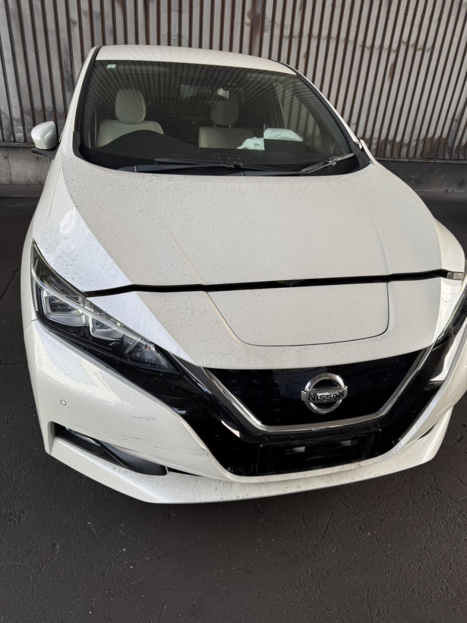 入庫車 日産　リーフ